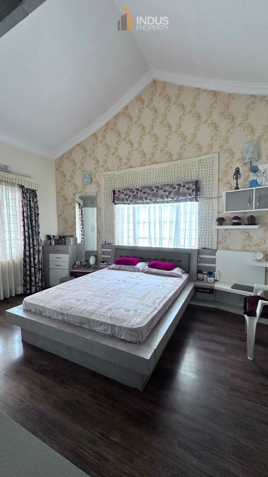 property-image